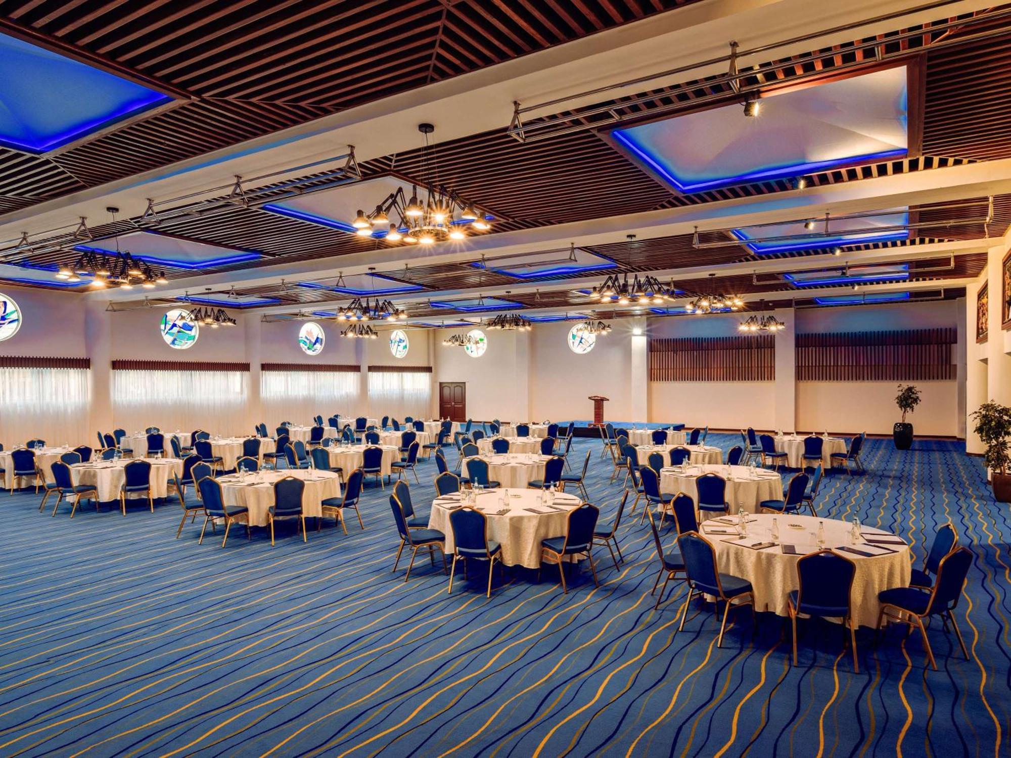 Moevenpick Hotel & Residences Nairobi Exterior foto